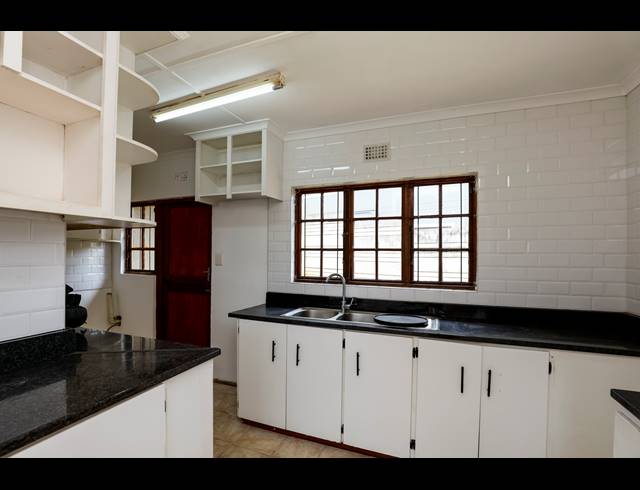 3 BEDROOM HOUSE RENTED IN PARK HILL